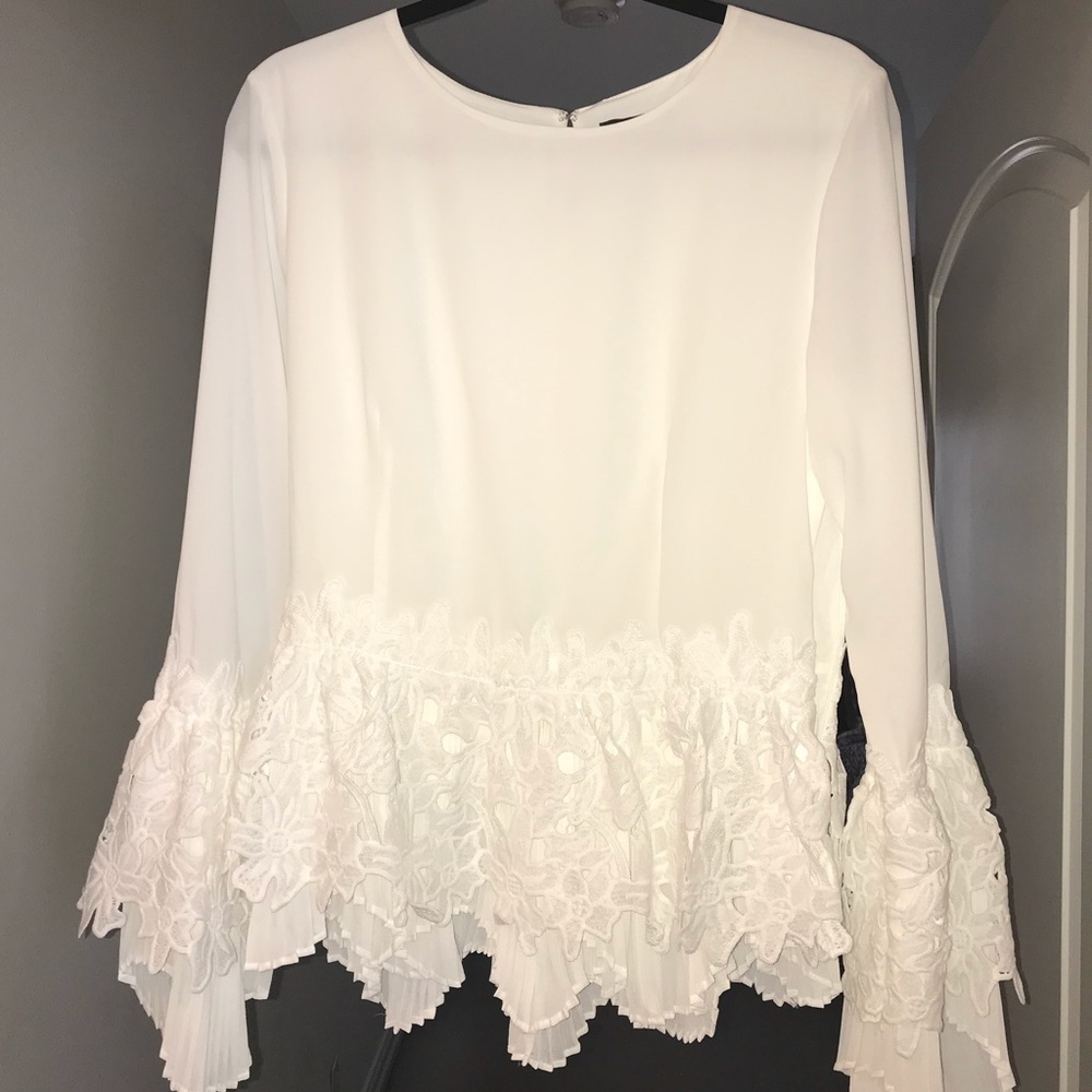 Gracia White Long Sleeve Floral Pleated Peplum Top